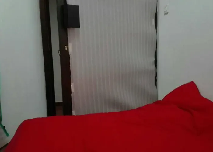 на пъпа на варна, входа на морската градина Camping *