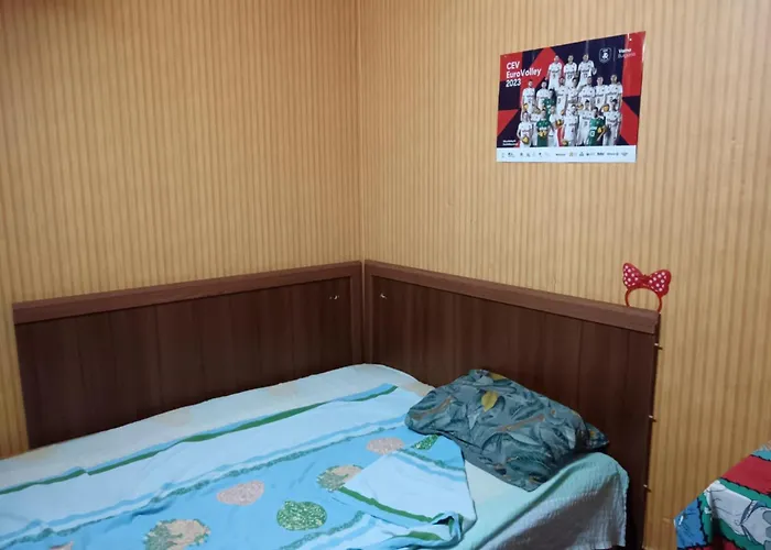 на пъпа на варна, входа на морската градина Campsite *